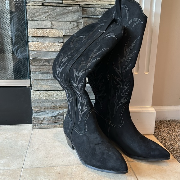 Suede cowgirl boots - Picture 2 of 3